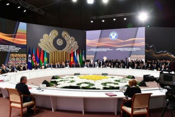 İlham Əliyev Sankt-Peterburqda MDB liderlərinin qeyri-rəsmi sammitində iştirak edib 